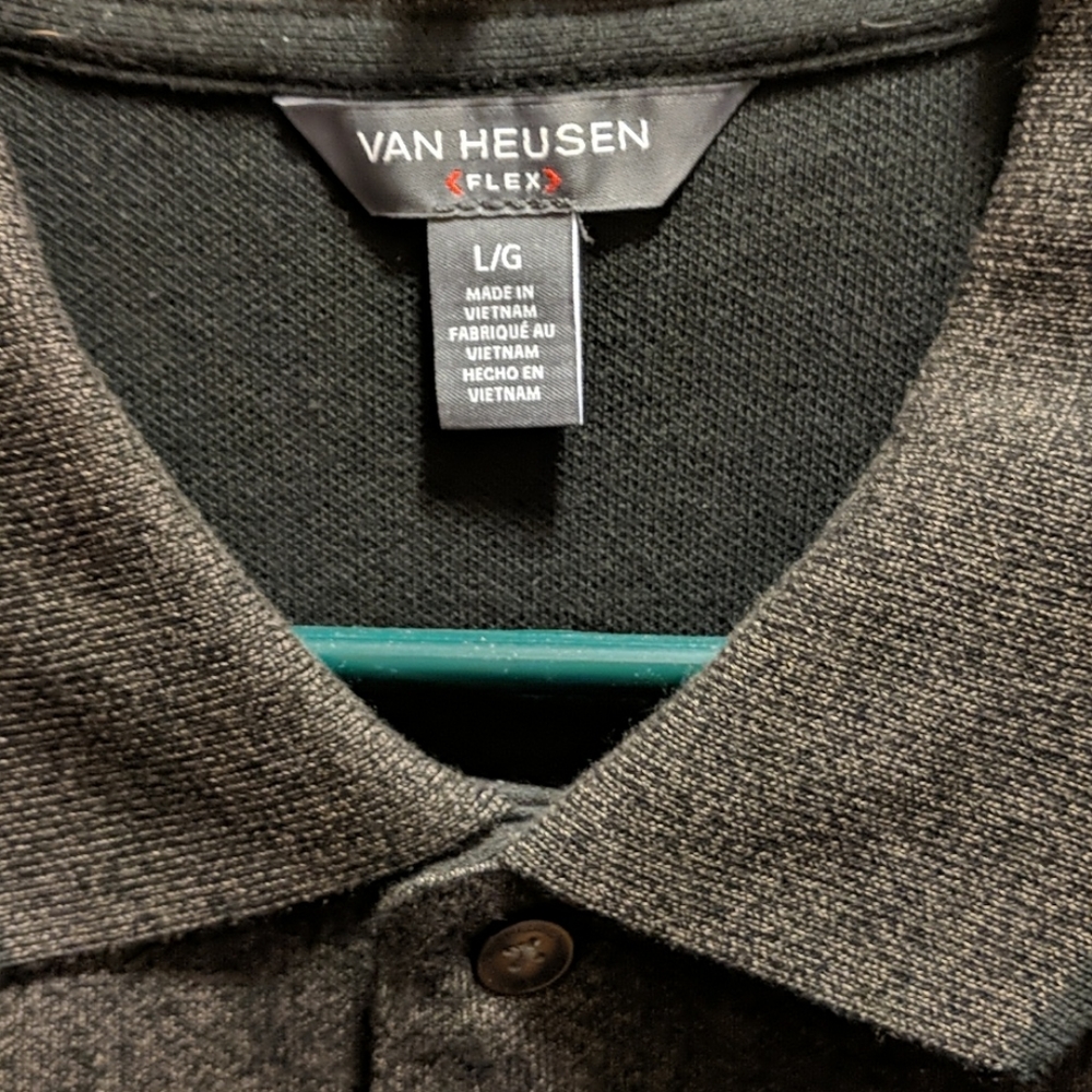 Van Heusen partial button up - Picture 2 of 3